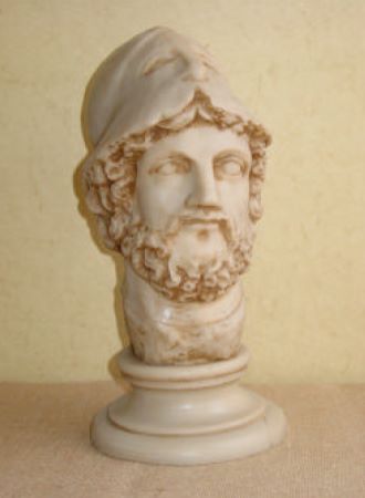 »Augustus«, eine Reproduktion einer römischen Figur aus Kunstmarmor