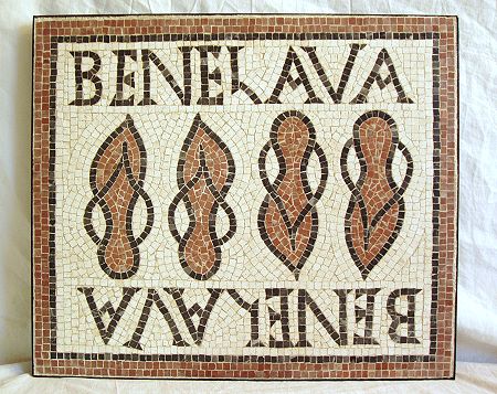 »bene lava«, eine Reproduktion eines römischen Mosaiks
